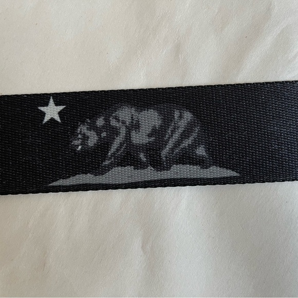 Buckle-Down Adjustable Belt USA California Republic Bear with Cadillac Buckle - Picture 5 of 10